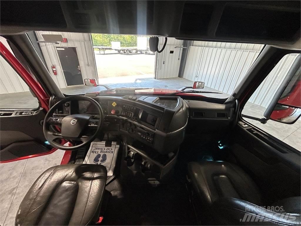 Volvo VNL64T740 Vlačilci