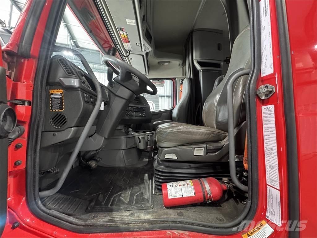 Volvo VNL64T740 Vlačilci