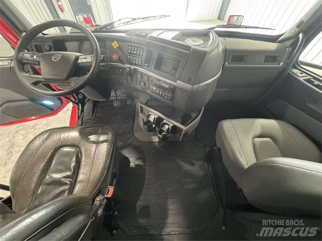 Volvo VNL64T740 Vlačilci