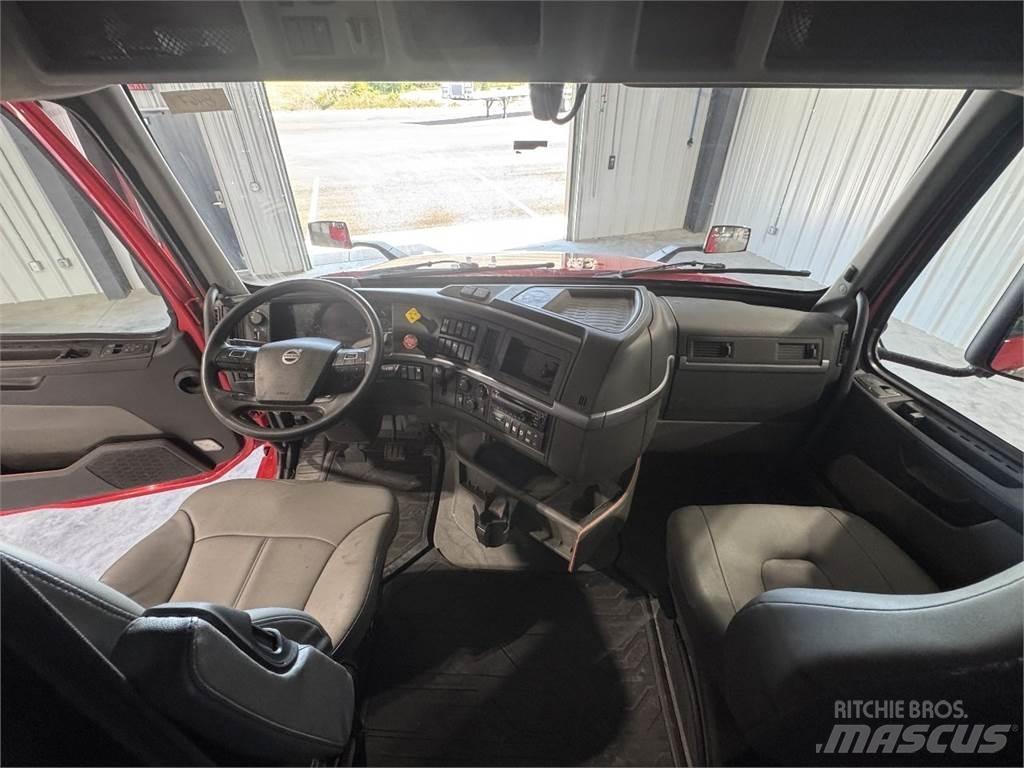 Volvo VNL64T740 Vlačilci
