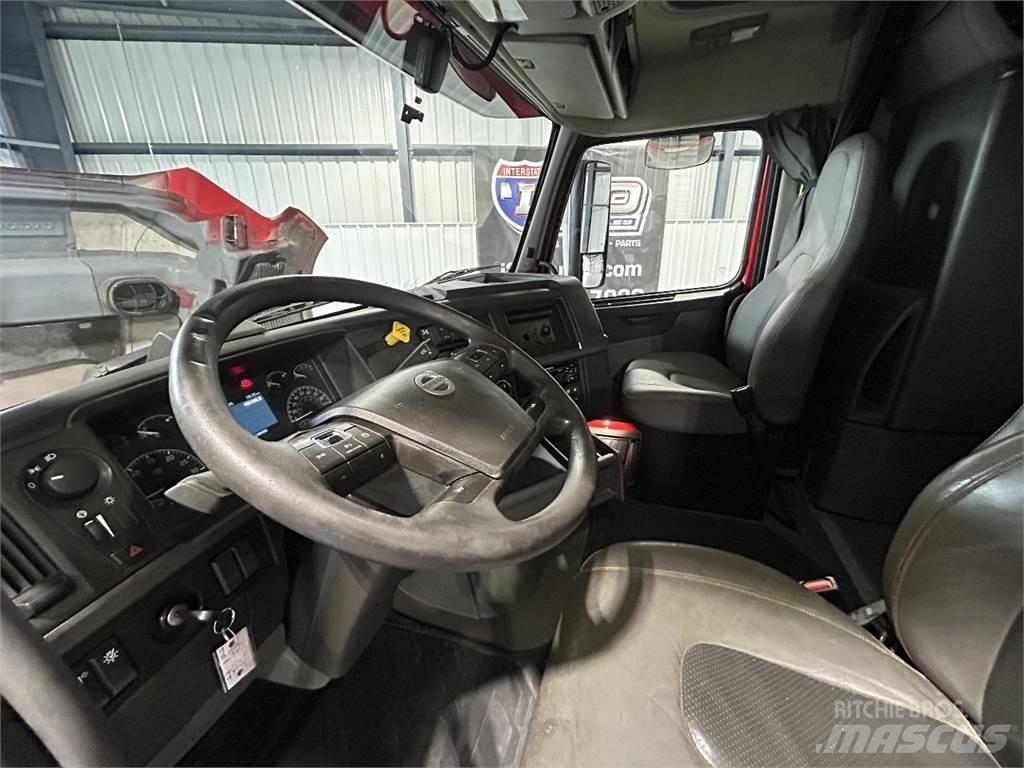 Volvo VNL64T740 Vlačilci