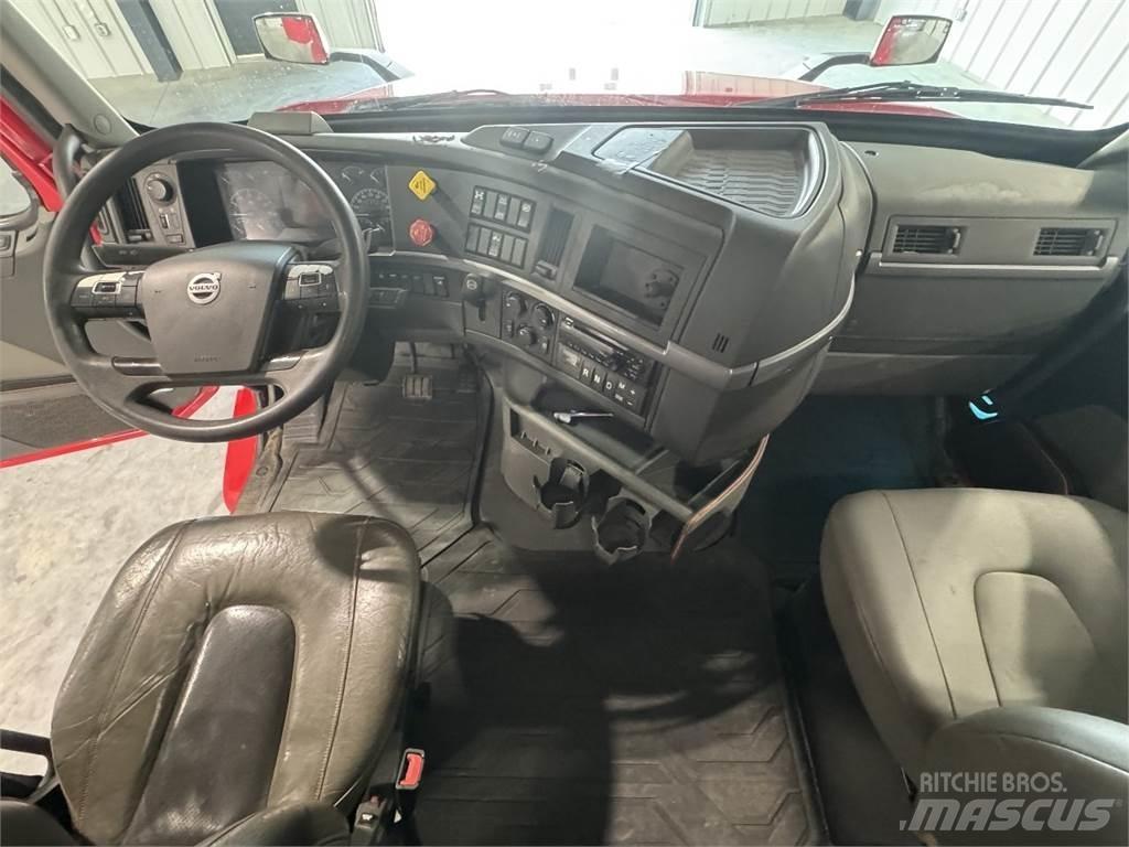 Volvo VNL740 Vlačilci