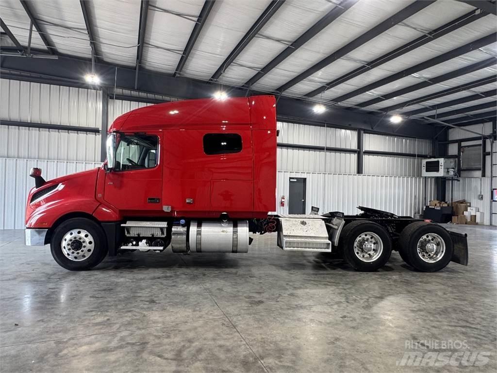 Volvo VNL740 Vlačilci