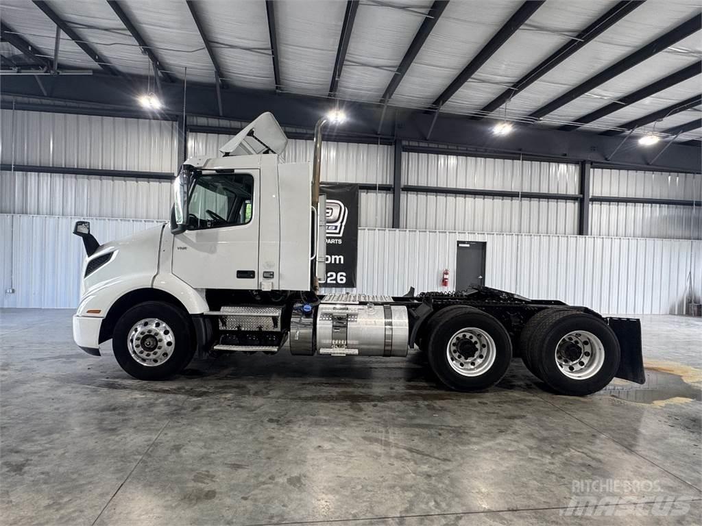 Volvo VNR64T300 Vlačilci