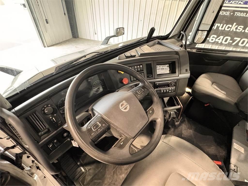 Volvo VNR64T300 Vlačilci