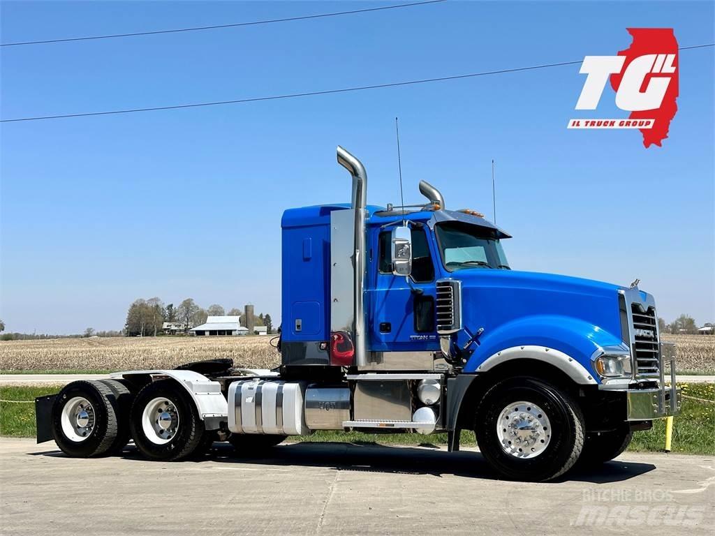 Mack Titan TD713 Vlačilci