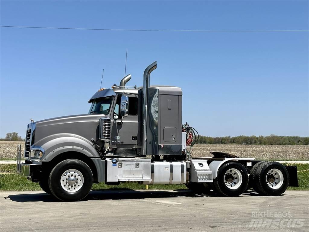 Mack Titan TD713 Vlačilci