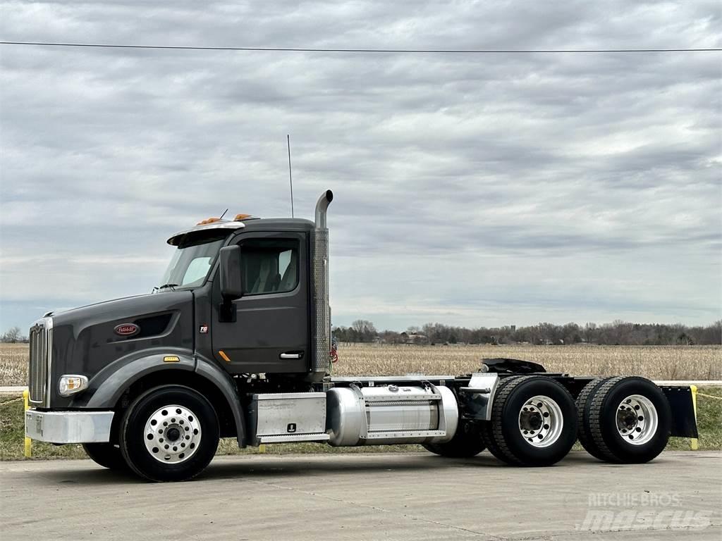Peterbilt 567 Vlačilci