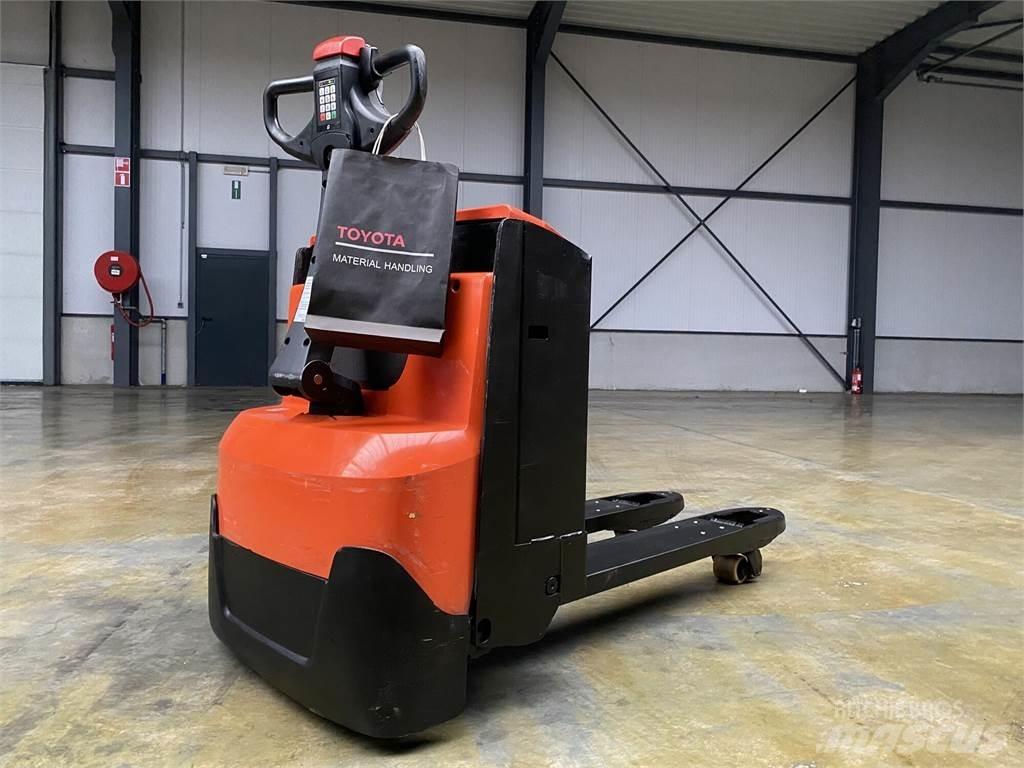Toyota LWE200 Ročni paletnik