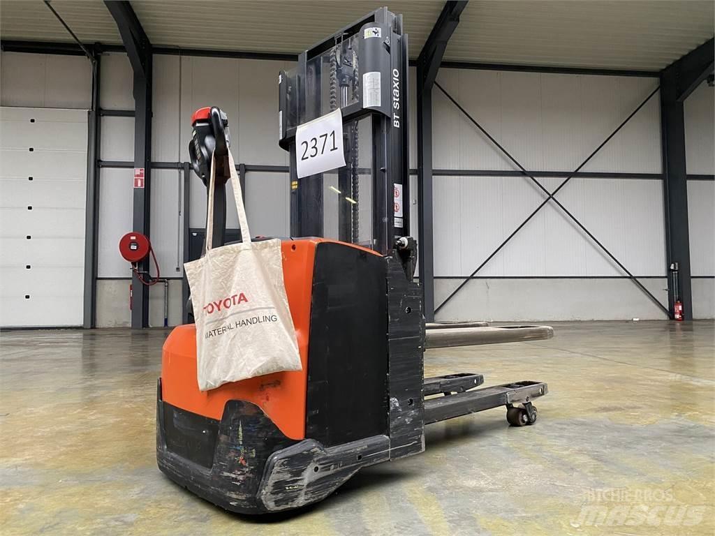 Toyota SWE200D Samopogonski ročni viličarji