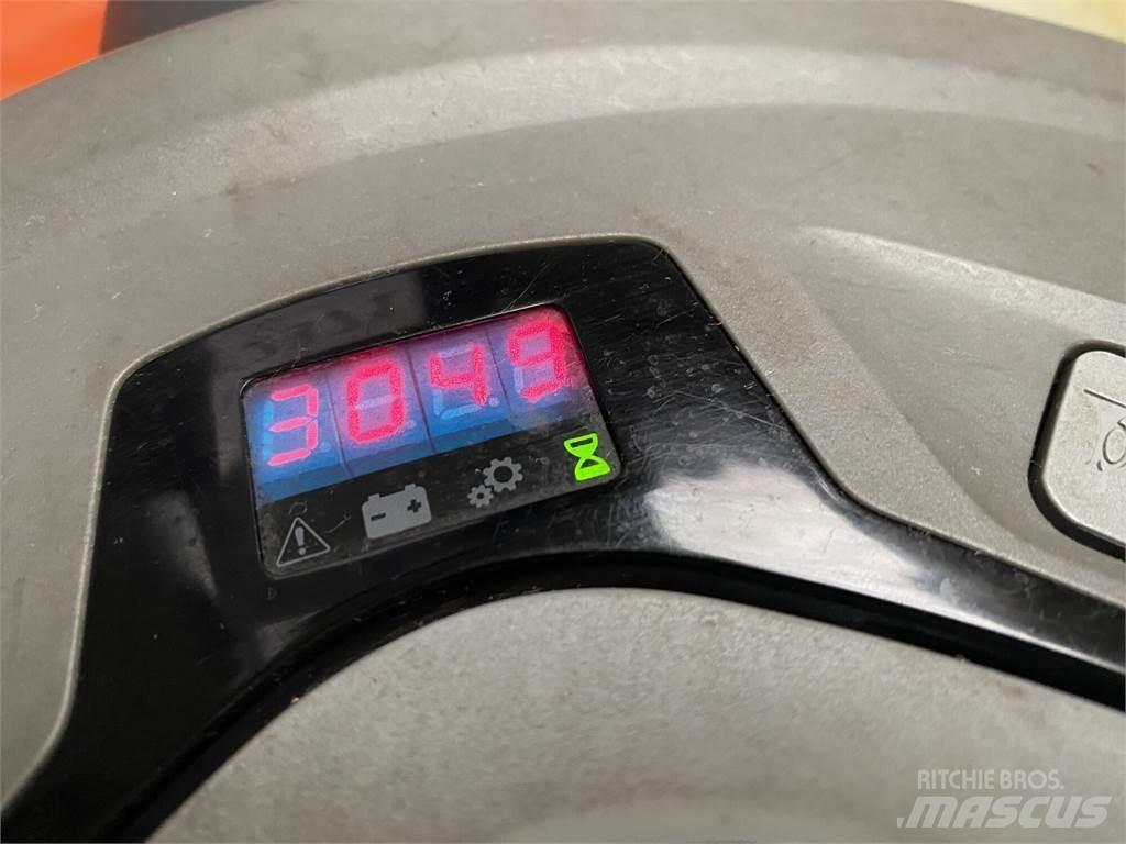 Toyota SWE200D Samopogonski ročni viličarji