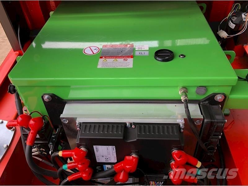 EP EFL302 Električni viličarji