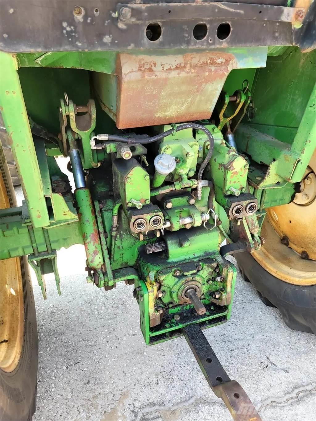 John Deere 4230 Traktorji