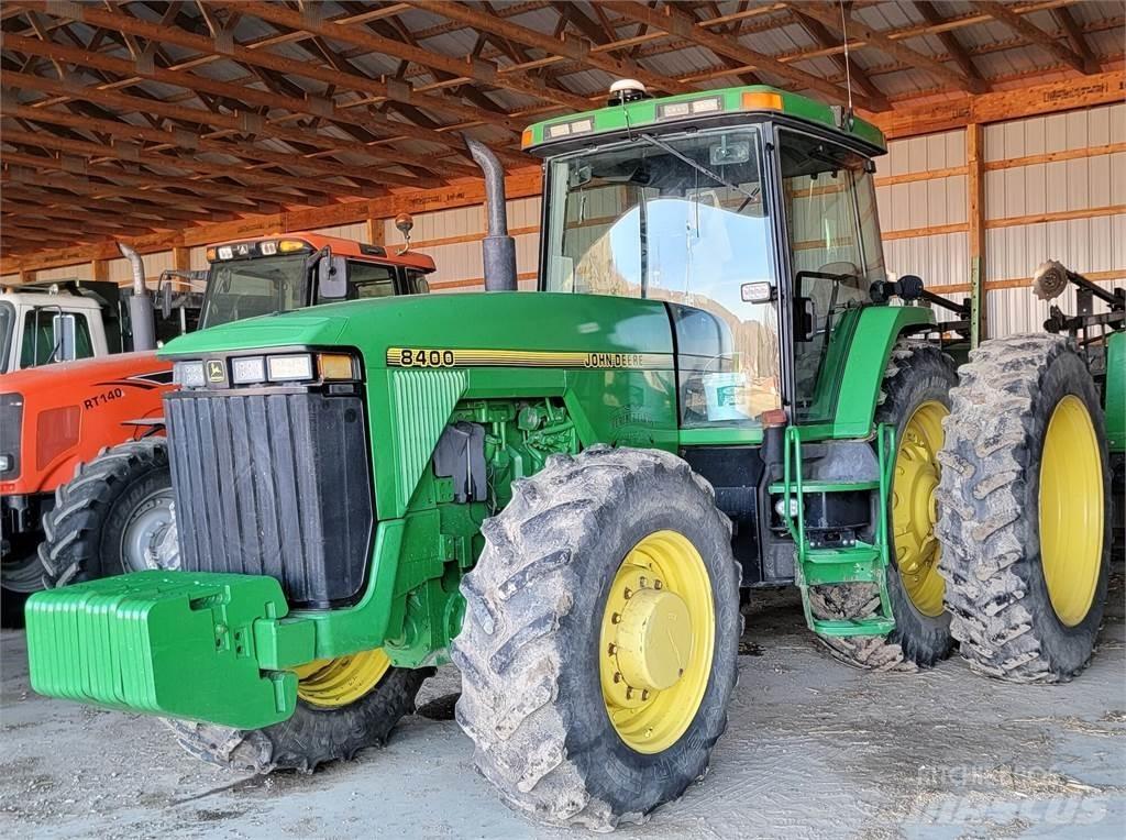 John Deere 8400 Traktorji