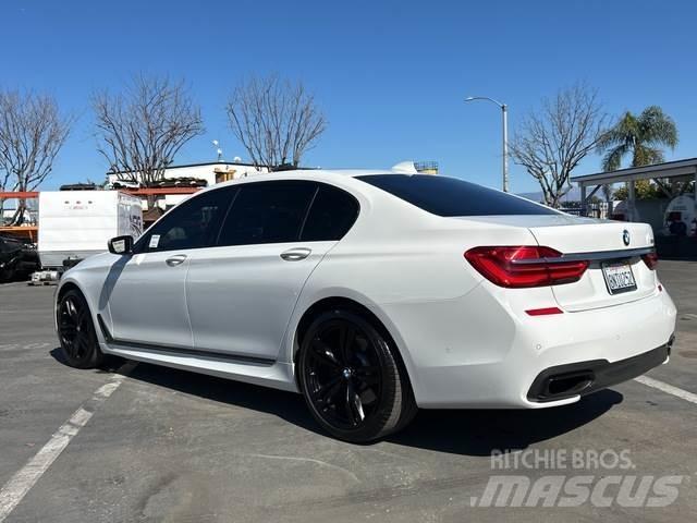 BMW 750I Avtomobili