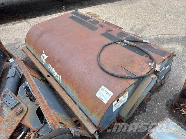 Bobcat 72 Cestni pometači