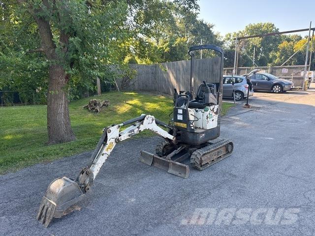 Bobcat E10 Bagri goseničarji