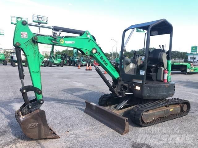 Bobcat E26 Bagri goseničarji
