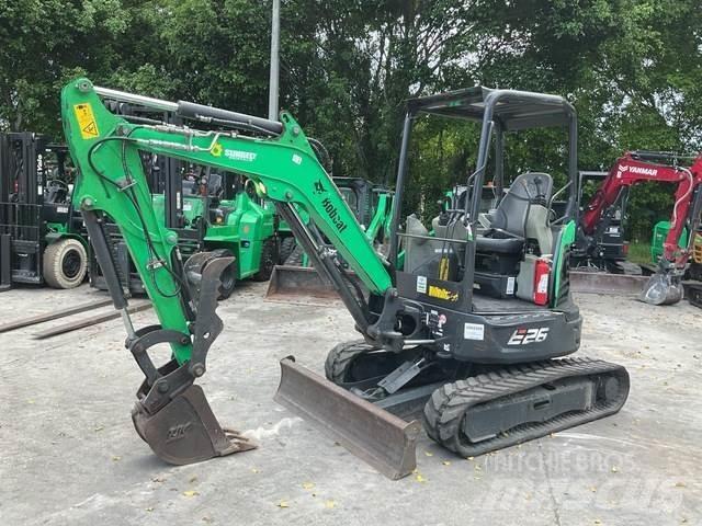 Bobcat E26 Bagri goseničarji