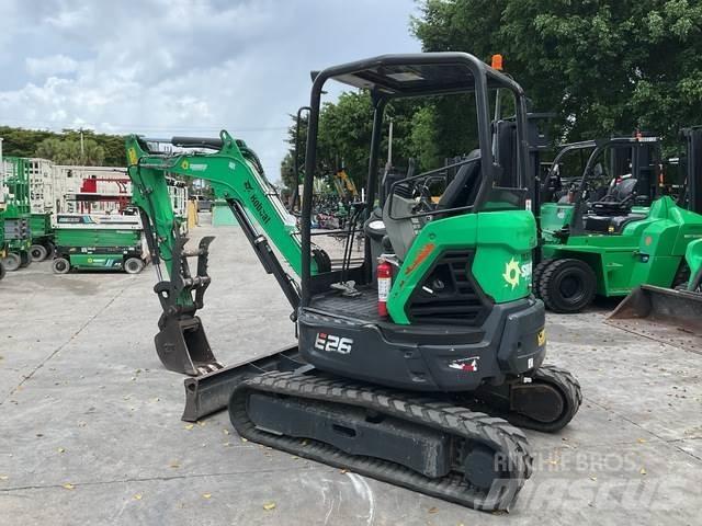 Bobcat E26 Bagri goseničarji