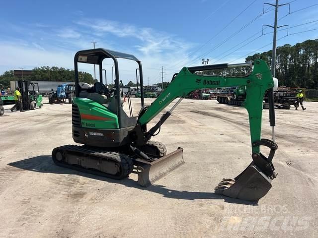 Bobcat E26 Bagri goseničarji