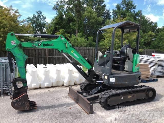 Bobcat E26 Bagri goseničarji