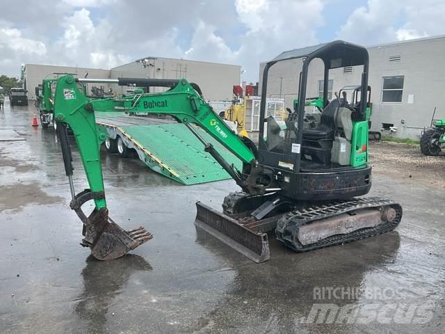 Bobcat E26 Bagri goseničarji
