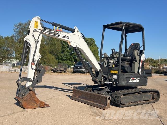 Bobcat E26 Bagri goseničarji
