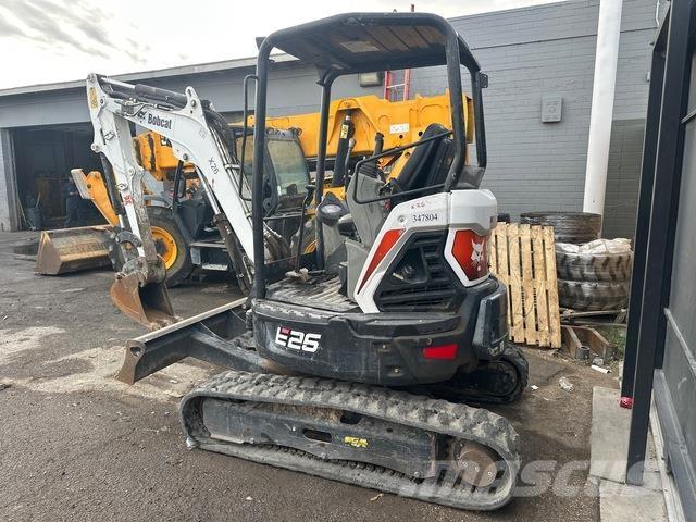 Bobcat E26 Bagri goseničarji