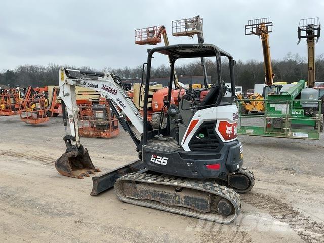 Bobcat E26 Bagri goseničarji