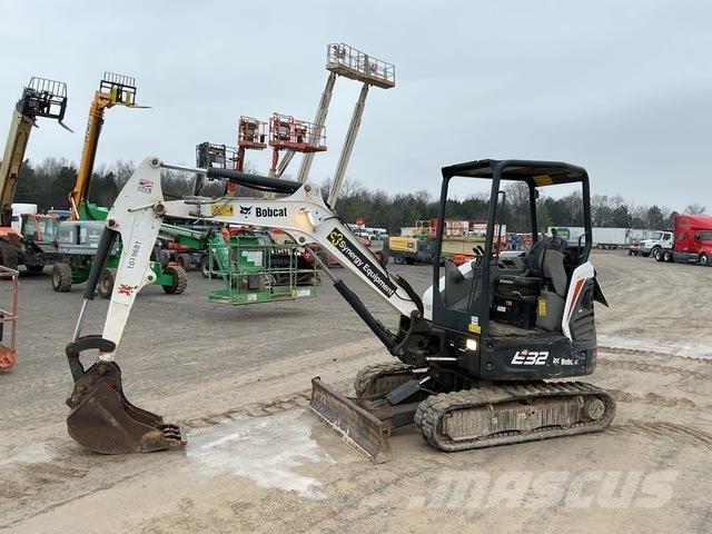 Bobcat E32 Bagri goseničarji