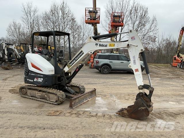 Bobcat E32 Bagri goseničarji