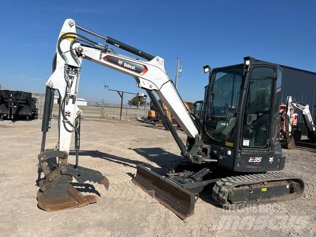 Bobcat E35 Bagri goseničarji