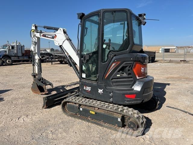 Bobcat E35 Bagri goseničarji