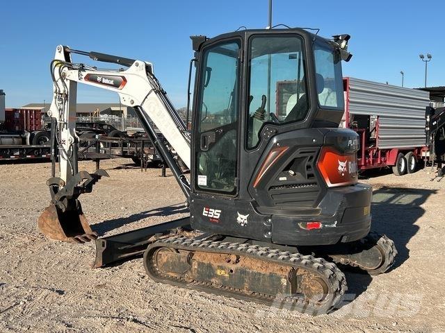 Bobcat E35 Bagri goseničarji