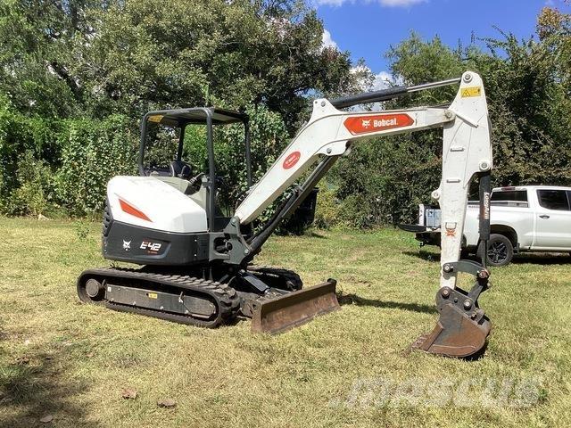 Bobcat E42 Bagri goseničarji