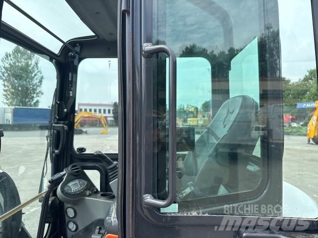 Bobcat E64 Bagri goseničarji