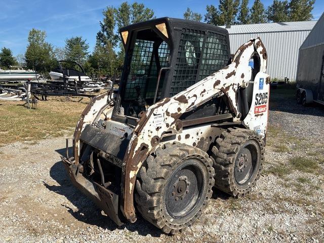 Bobcat S205 Skid steer mini nakladalci