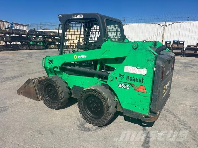 Bobcat S550 Skid steer mini nakladalci