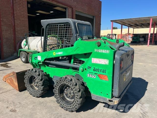 Bobcat S550 Skid steer mini nakladalci