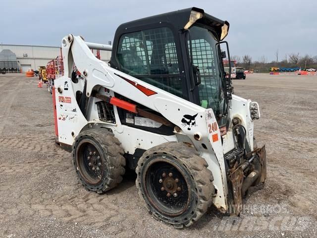 Bobcat S570 Skid steer mini nakladalci