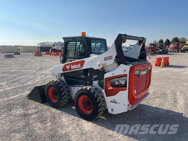 Bobcat S76 Skid steer mini nakladalci