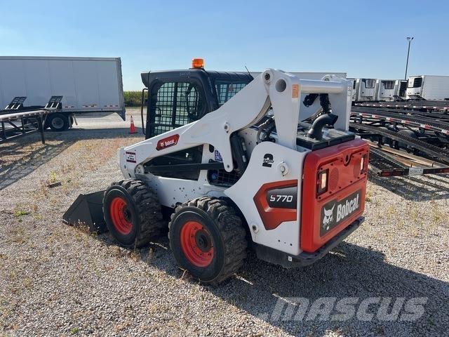 Bobcat S770 Skid steer mini nakladalci