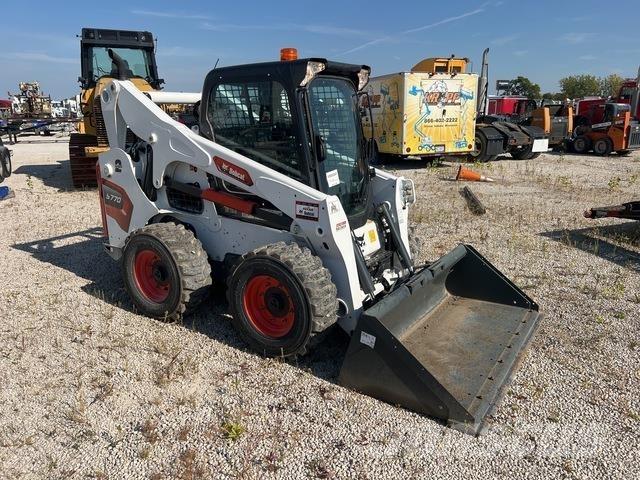 Bobcat S770 Skid steer mini nakladalci