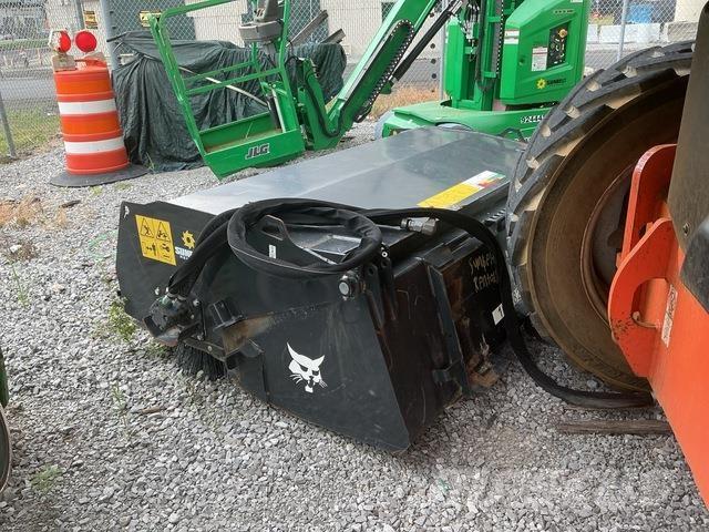 Bobcat SWB72 Cestni pometači