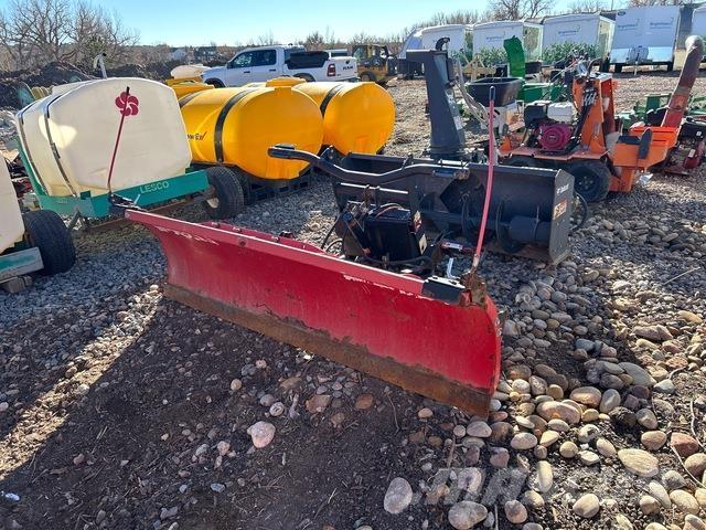 Boss  Snežne deske in plugi