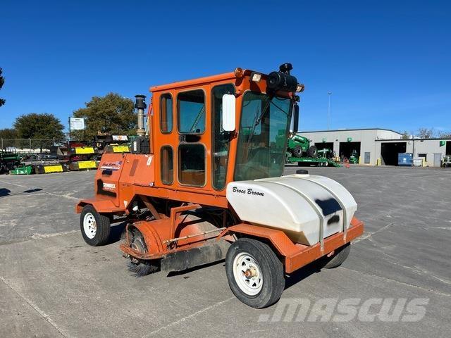 Broce RCT-350 Stroji za notranje pometanje