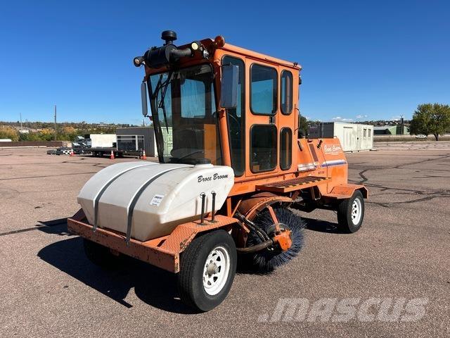 Broce RCT350 Stroji za notranje pometanje