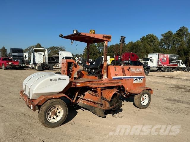 Broce RJ350 Stroji za notranje pometanje