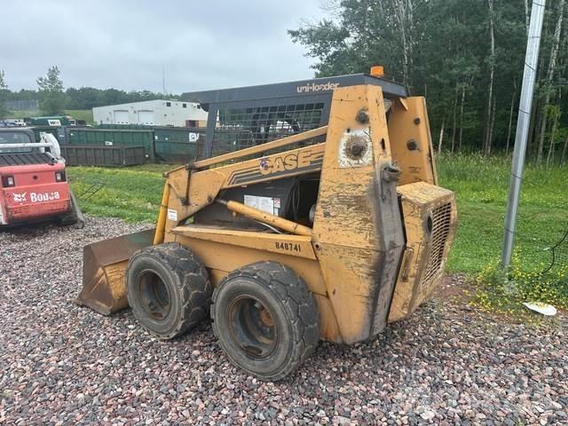 CASE 1845C Skid steer mini nakladalci